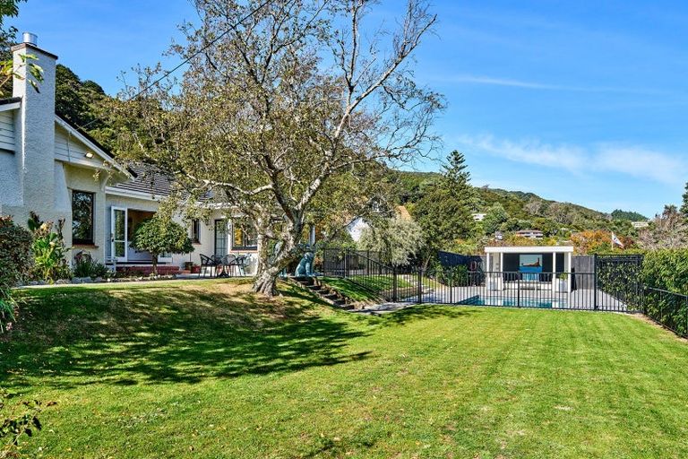 Photo of property in 68 Cheviot Road, Lowry Bay, Lower Hutt, 5013