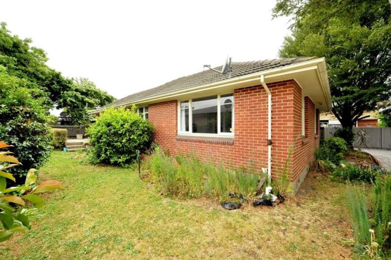 Photo of property in 14 Staveley Street, Avonhead, Christchurch, 8042