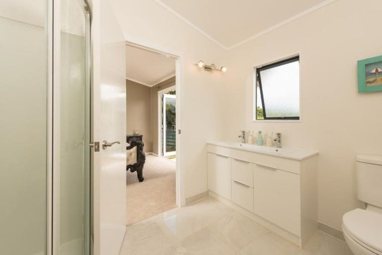 Photo of property in 383 Kaitemako Road, Welcome Bay, Tauranga, 3175