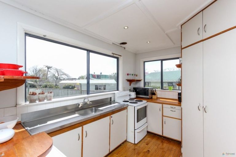 Photo of property in 15 Tuahu Place, Waitara, 4320