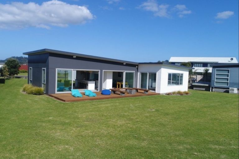 Photo of property in 104 Ti Kouka Crescent, Matarangi, Whitianga, 3592