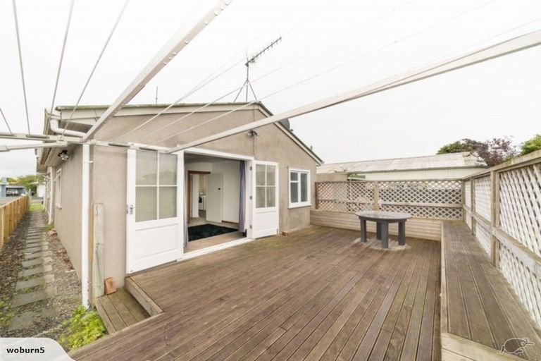 Photo of property in 33 Thomson Street, West End, Palmerston North, 4412