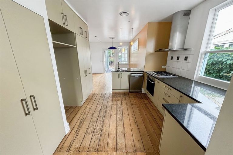 Photo of property in 16 Hastings Street West, Sydenham, Christchurch, 8023