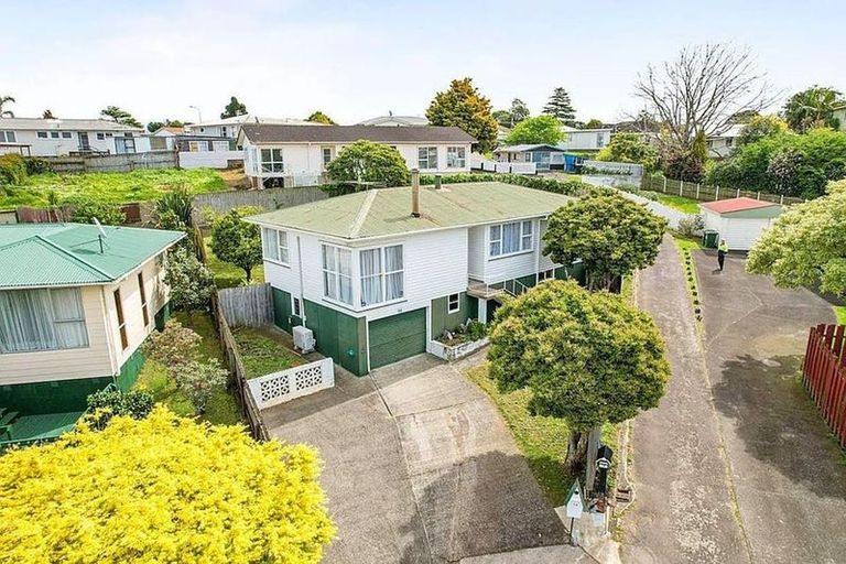 Photo of property in 14 Valencia Place, Manurewa, Auckland, 2102