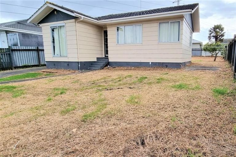 Photo of property in 64 Zelda Avenue, Clover Park, Auckland, 2023