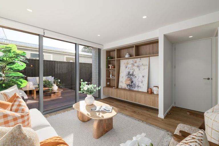 Photo of property in 2/979 Colombo Street, St Albans, Christchurch, 8014