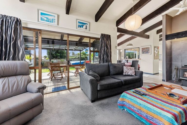 Photo of property in 10 Neri Crescent, Pomare, Rotorua, 3015