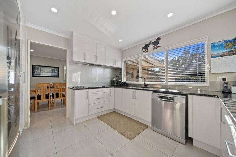 Photo of property in 17 Flora Place, Wattle Downs, Auckland, 2103