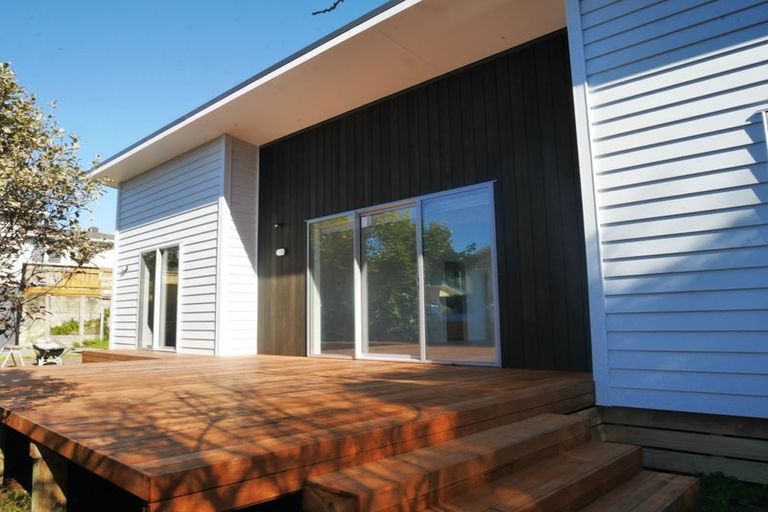 Photo of property in 5a Wairere Grove, Paraparaumu, 5032