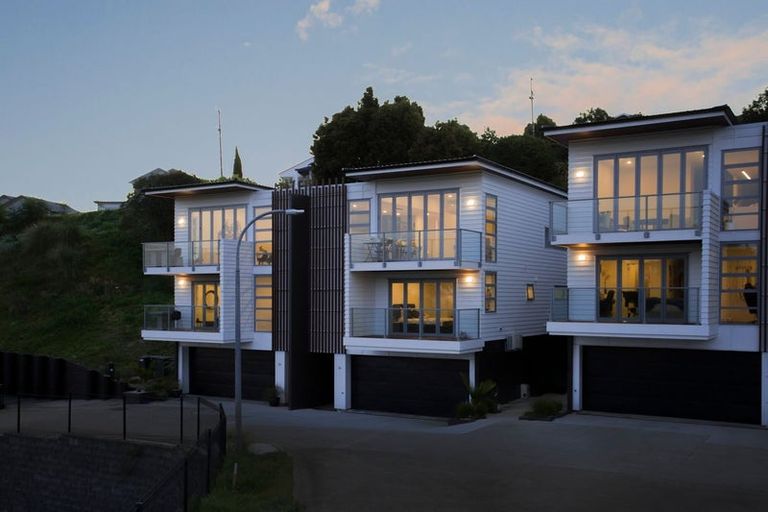 Photo of property in 8c Huka Road, Birkenhead, Auckland, 0626