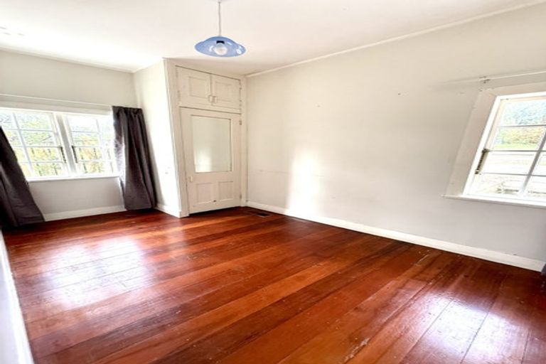 Photo of property in 97 Karori Road, Karori, Wellington, 6012