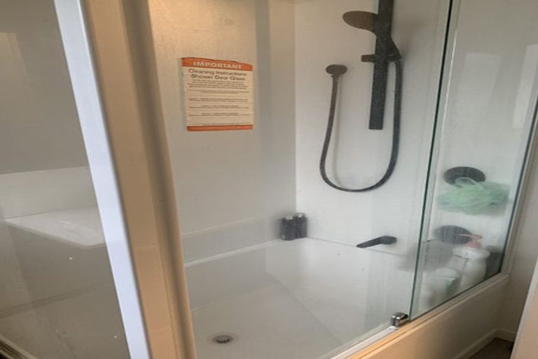 Photo of property in 21 Gala Place, Henderson, Auckland, 0612