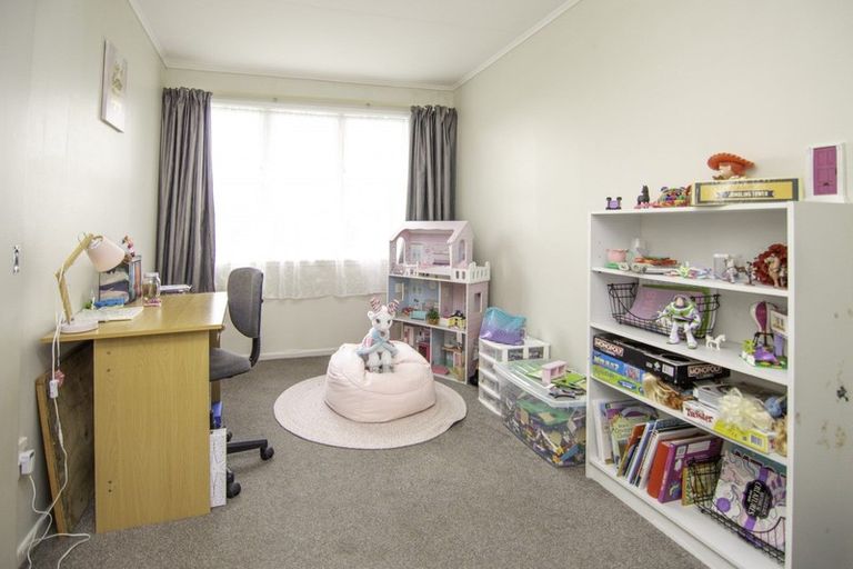 Photo of property in 17 Alexander Street, Awapuni, Palmerston North, 4412