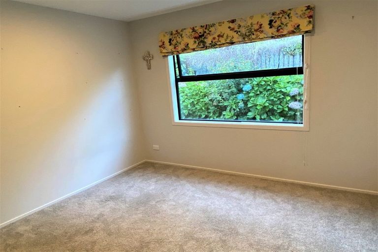 Photo of property in 82 Karamea Street, Whalers Gate, New Plymouth, 4310