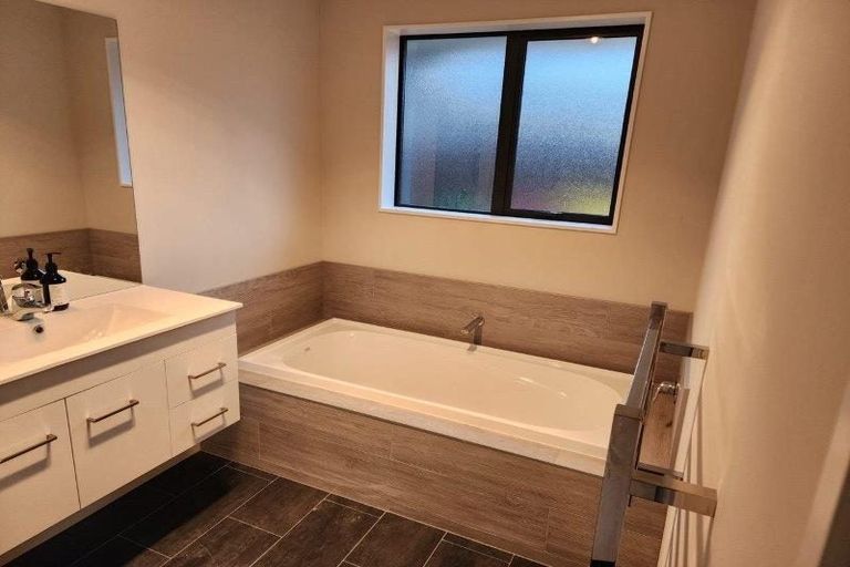 Photo of property in 2 Tara Crescent, Woodend, 7610