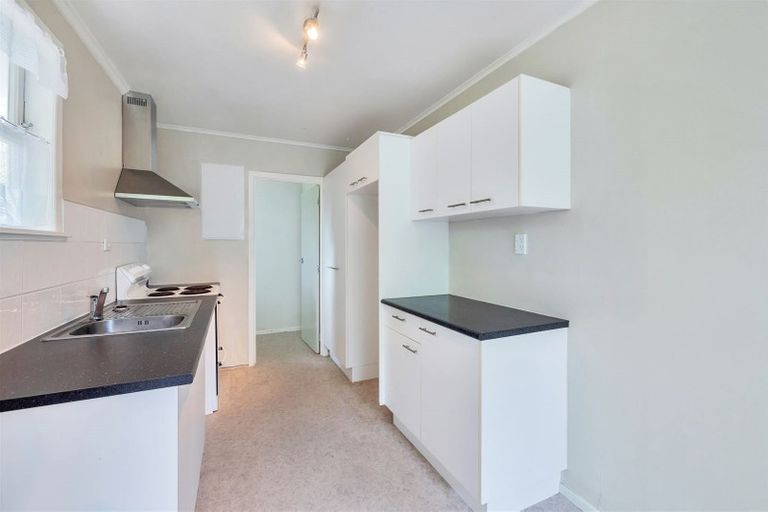 Photo of property in 13a Ribblesdale Road, Henderson, Auckland, 0612