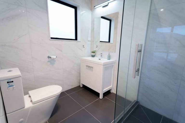 Photo of property in 2 Darley Way, Papakura, 2110