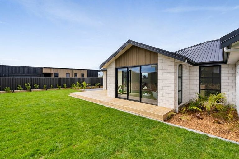 Photo of property in 11a James Drive, Bell Block, New Plymouth, 4312