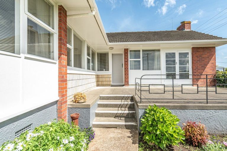 Photo of property in 46 Hadfield Crescent, College Estate, Whanganui, 4500