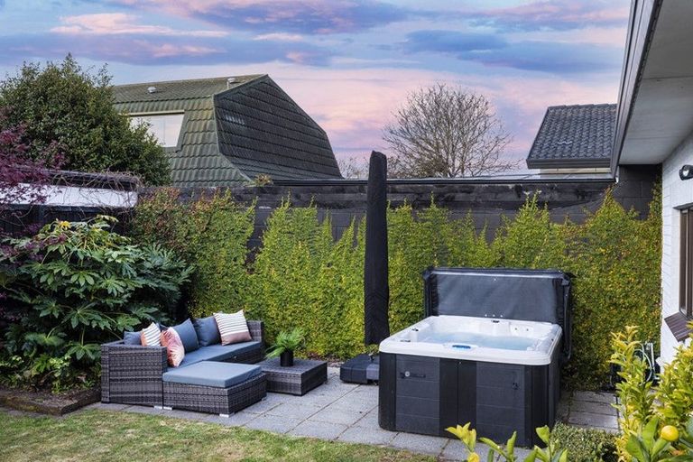 Photo of property in 2/73 Winchester Street, Merivale, 8014