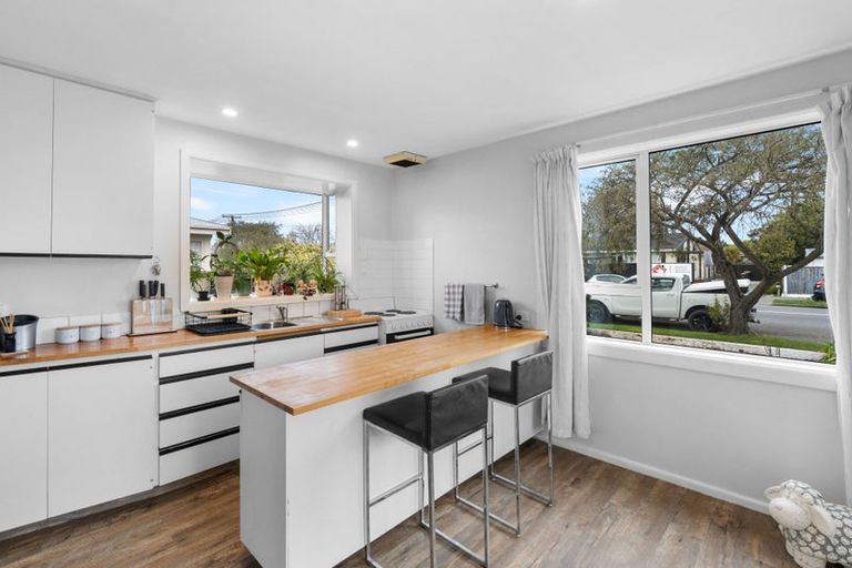 Photo of property in 1/33 Prestons Road, Redwood, Christchurch, 8051