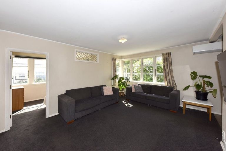 Photo of property in 1/15 Defoe Place, Waltham, Christchurch, 8023