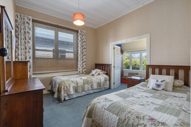 Photo of property in 5 Karamu Street, Strandon, New Plymouth, 4312