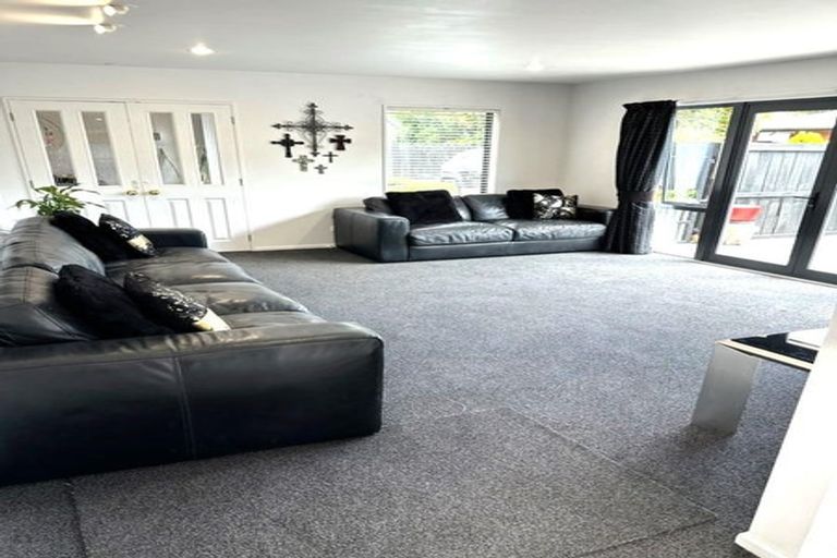 Photo of property in 26a Crofton Road, Harewood, Christchurch, 8051