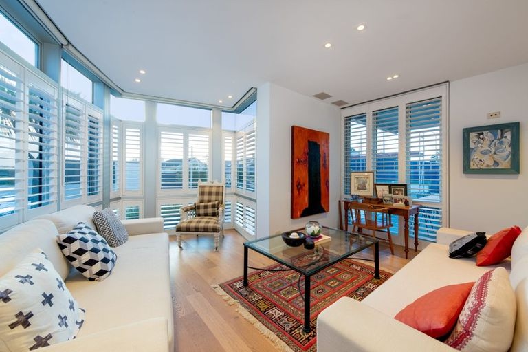 Photo of property in 3/245 Hurstmere Road, Takapuna, Auckland, 0622