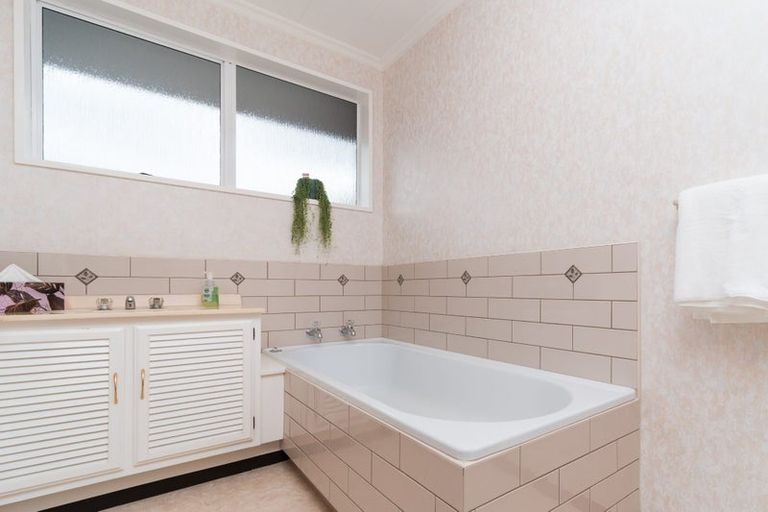 Photo of property in 25 Chippendale Crescent, Highbury, Palmerston North, 4412