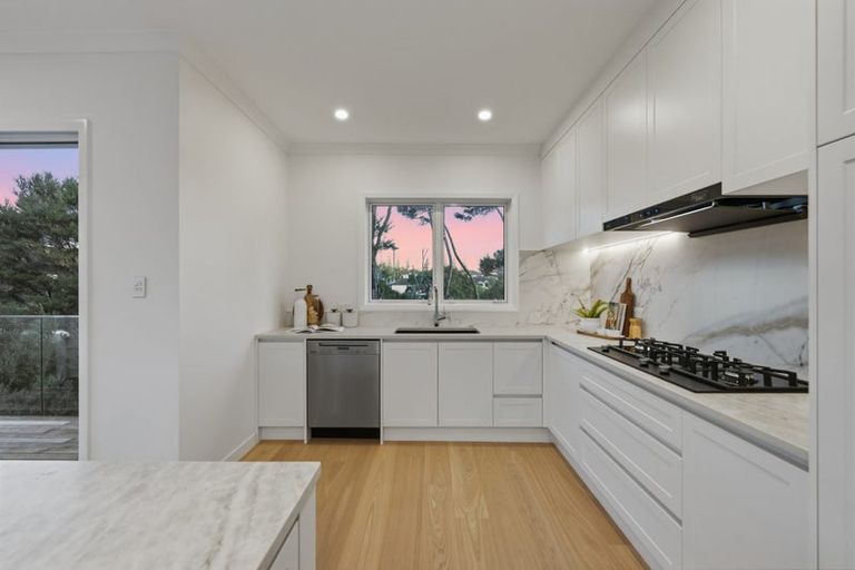 Photo of property in 5 Lucas Creek Way, Albany, Auckland, 0632