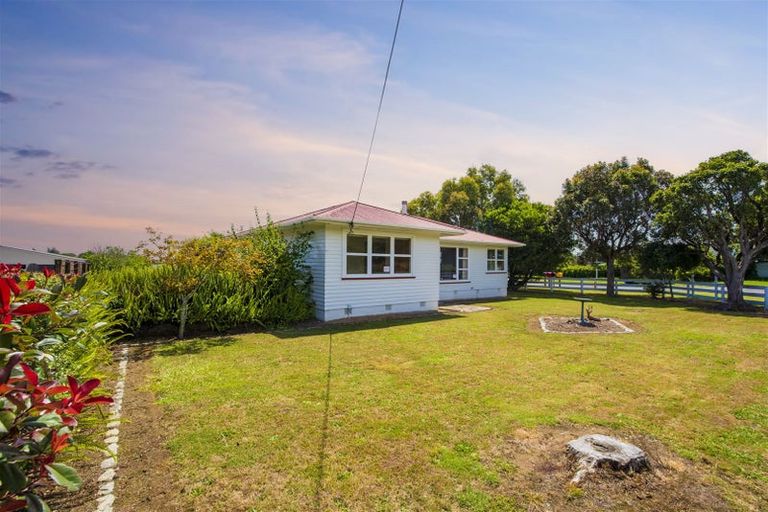 Photo of property in 1 Marsden Terrace, Ohau, Levin, 5570