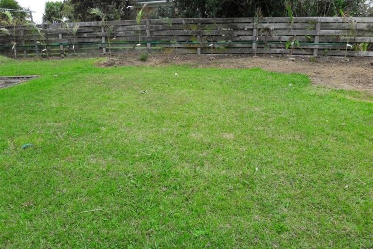 Photo of property in 19 Chivalry Road, Glenfield, Auckland, 0629