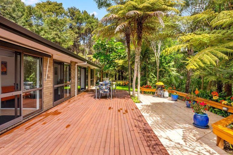 Photo of property in 257 Kaipara Road, Papakura, 2582