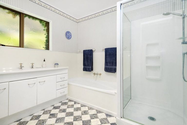 Photo of property in 34 Greyfriars Crescent, Tawa, Wellington, 5028