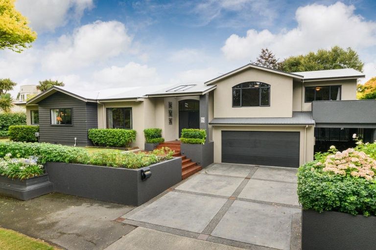 Photo of property in 9 Awatea Terrace, Hokowhitu, Palmerston North, 4410