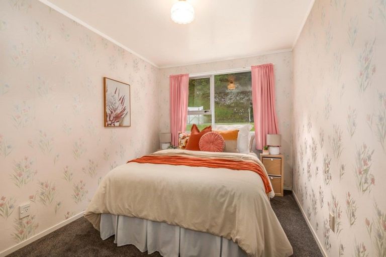 Photo of property in 292a Main Road, Tawa, Wellington, 5028