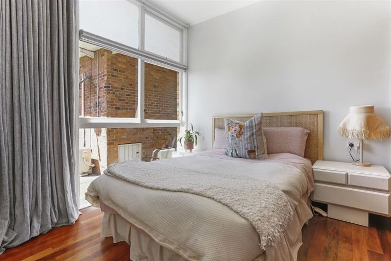 Photo of property in 4/13 Napoleon Avenue, Milford, Auckland, 0620