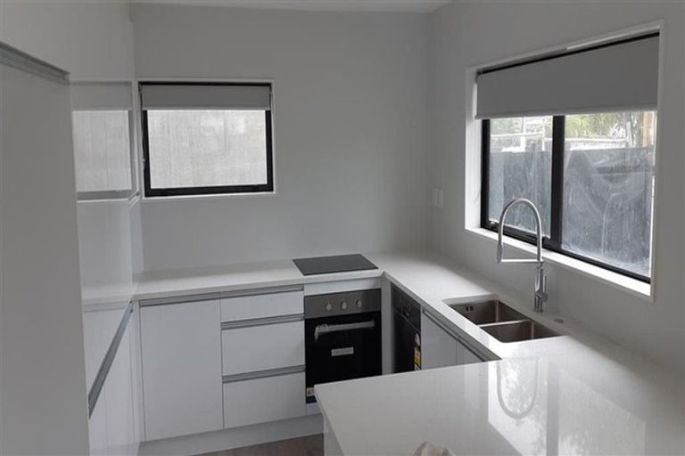 Photo of property in 7c Holland Avenue, Point England, Auckland, 1072
