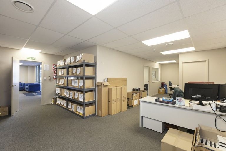 Photo of property in 39b Totara Street, Eastbourne, Lower Hutt, 5013