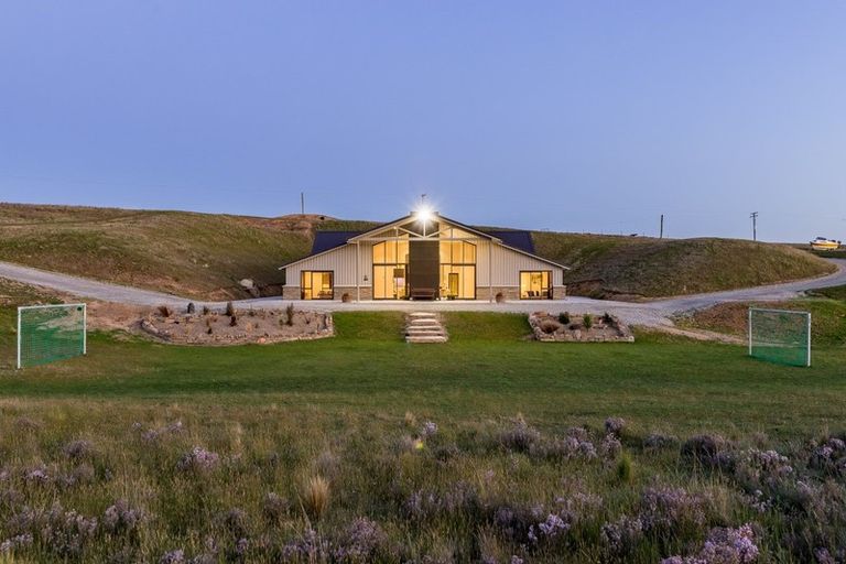 Photo of property in 211 Mcarthur Road, Springvale, Alexandra, 9391