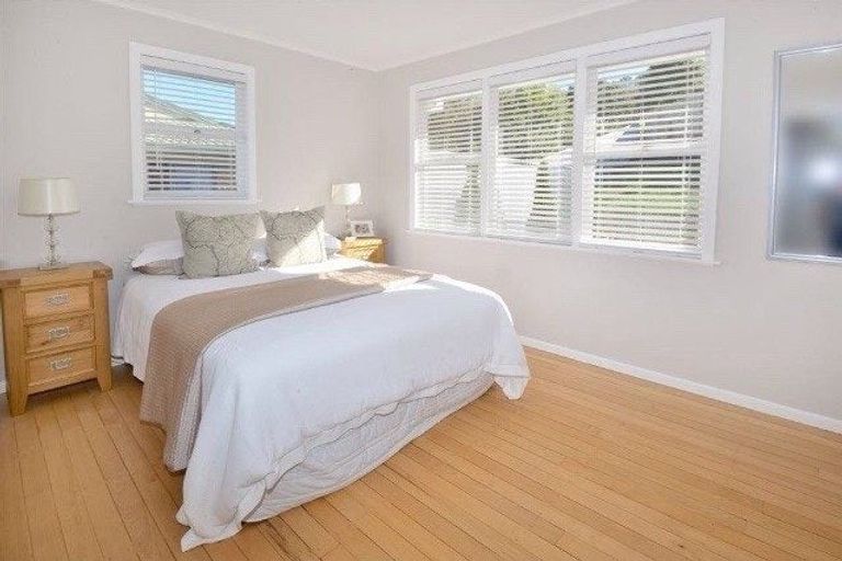 Photo of property in 17 Springtime Crescent, Stanmore Bay, Whangaparaoa, 0932