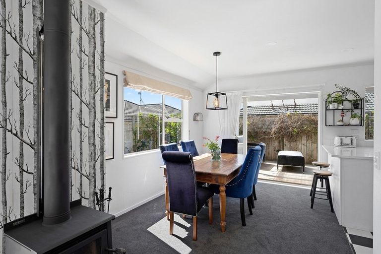 Photo of property in 5a Hemi Street, Waikanae, 5036