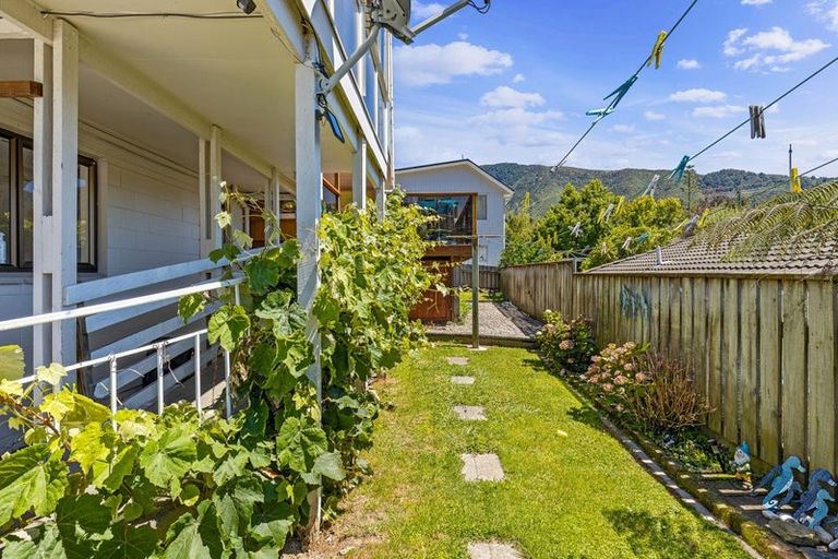 Photo of property in 73 Devon Street, Picton, 7220