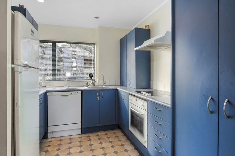 Photo of property in 35 Stephen Avenue, Henderson, Auckland, 0610