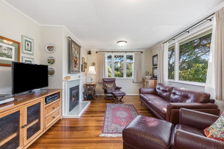 Photo of property in 2 Moult Street, Titahi Bay, Porirua, 5022
