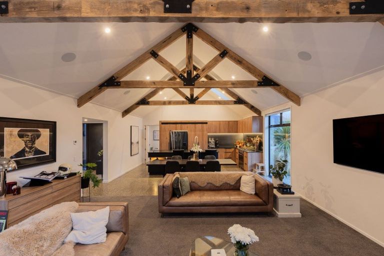 Photo of property in 52 Cunninghams Drive, Jacks Point, Queenstown, 9371