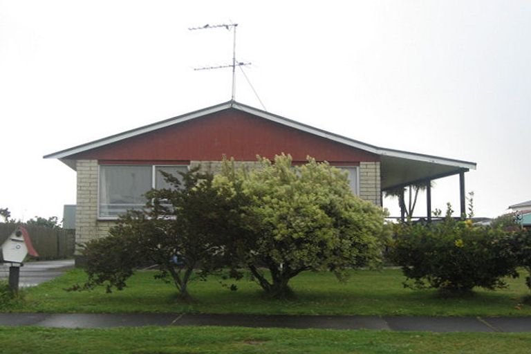 Photo of property in 10 Clifton Drive, Waitara, 4320