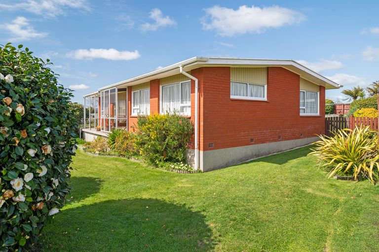 Photo of property in 10 Rameses Place, Pomare, Rotorua, 3015