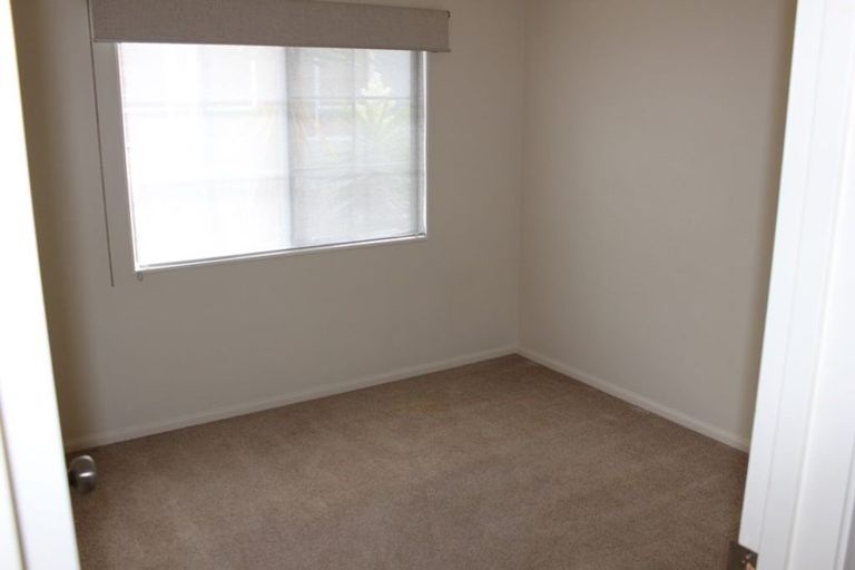 Photo of property in 2/95 Langana Avenue, Browns Bay, Auckland, 0630